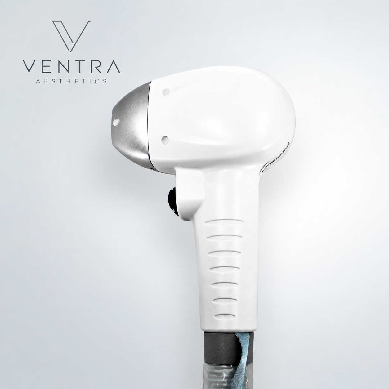 Branded visualisation of LUMINA IPL skin-rejuvenation handpiece with silver tip